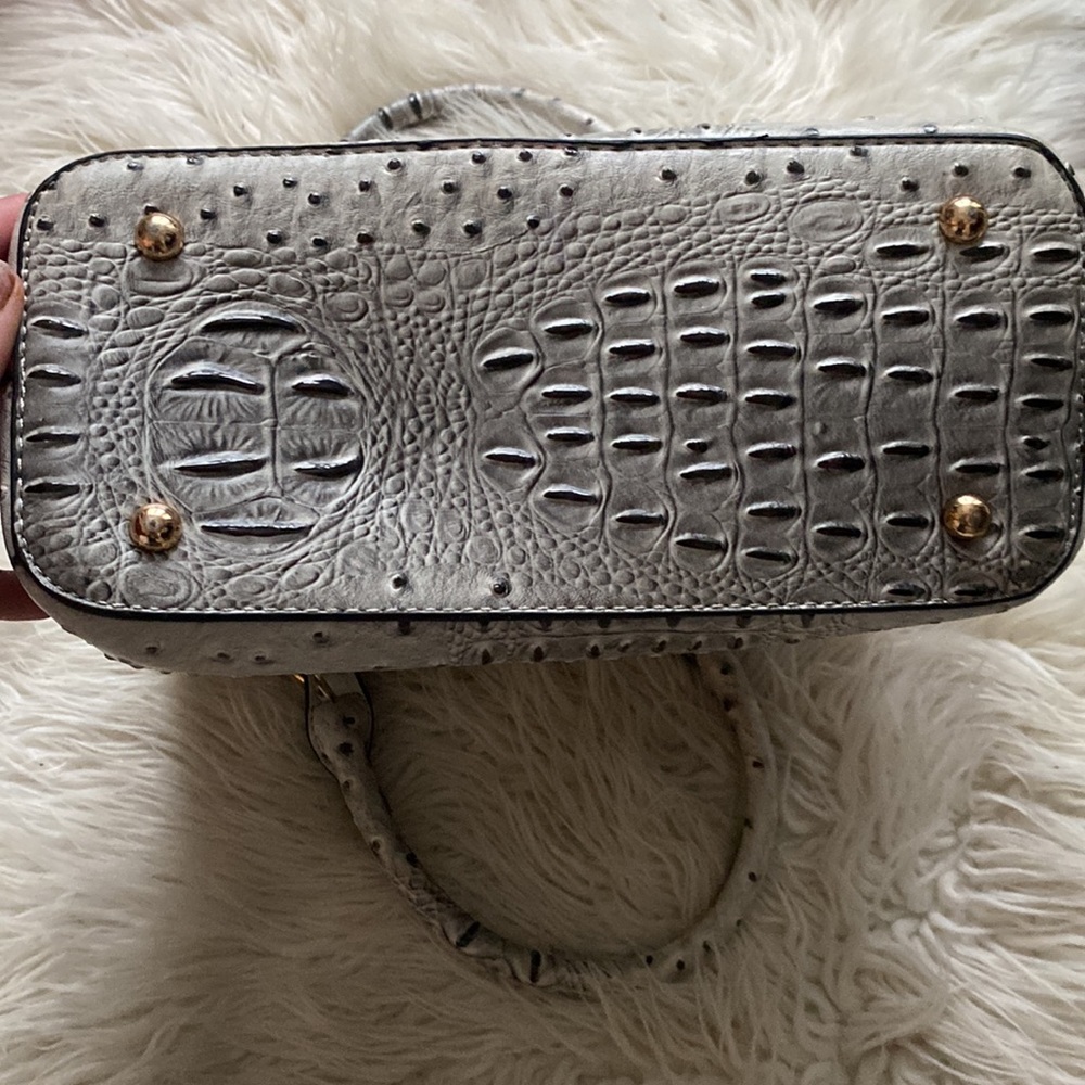 Ostrich style handbag - Picture 6 of 6